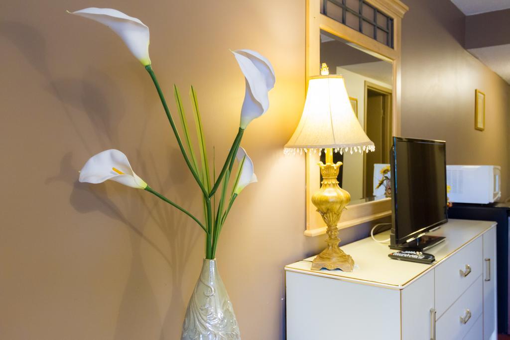 Niagara Falls Motor Lodge Стая снимка